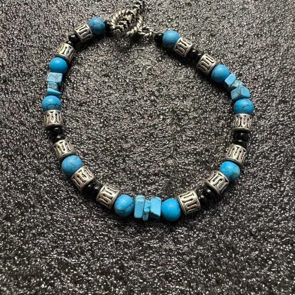 Elegant Blue and Silver Tone Beaded Necklace